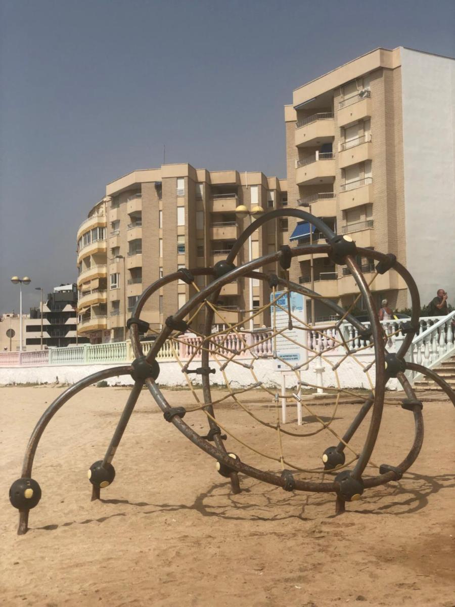 Alojamiento Torrevieja playa frente al mar - Housity