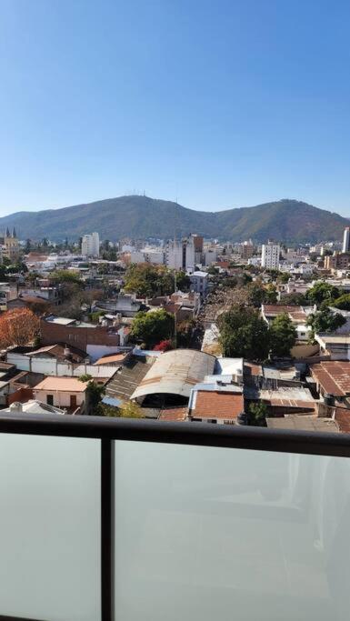 Moderno departamento con garage en centro de Salta - Housity