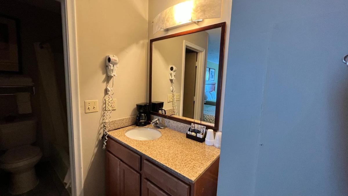 Capri Motel - Housity