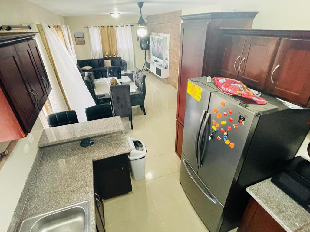 Condo 3 Bd Apt Internet,2 Parqueo,lavadora,ac - Housity