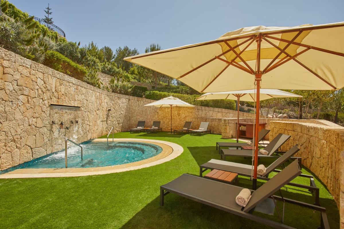 Piscina en o cerca de CAP VERMELL GRAND HOTEL