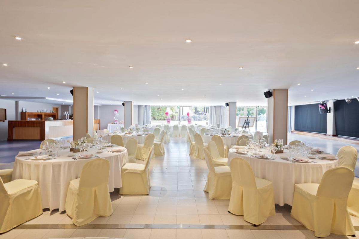Un restaurante o sitio para comer en Sol Costa Daurada