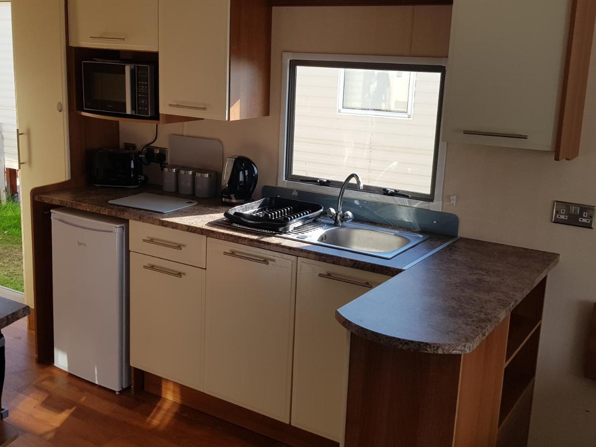 Caravan on Golden Gate Holiday Park - Housity