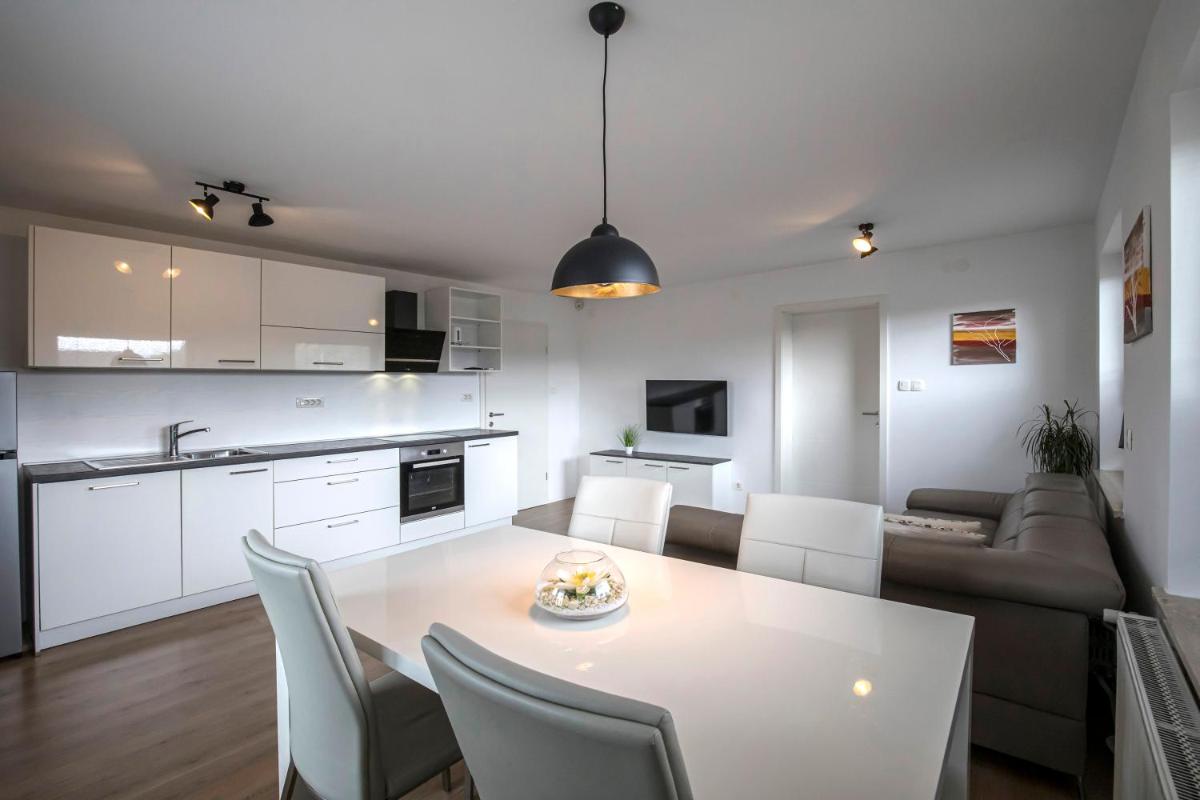 Apartments Vila Apolonia - Housity