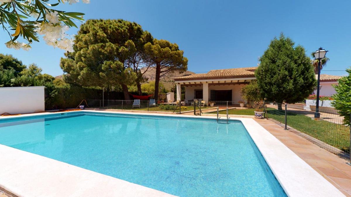 Family Rustic Villa - Housity