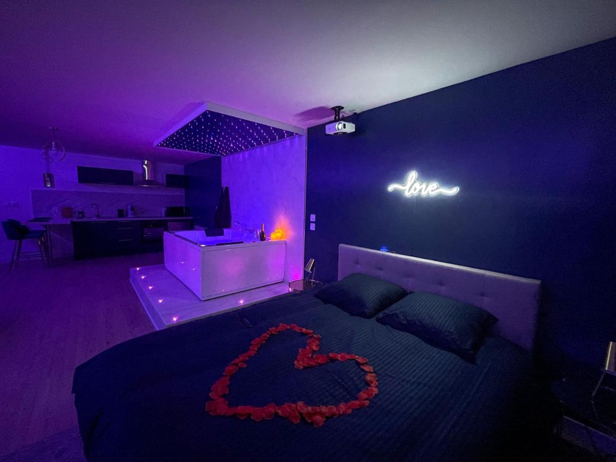 Spa sous les étoiles - Cinéma - Netflix - Parking - Gare - Housity