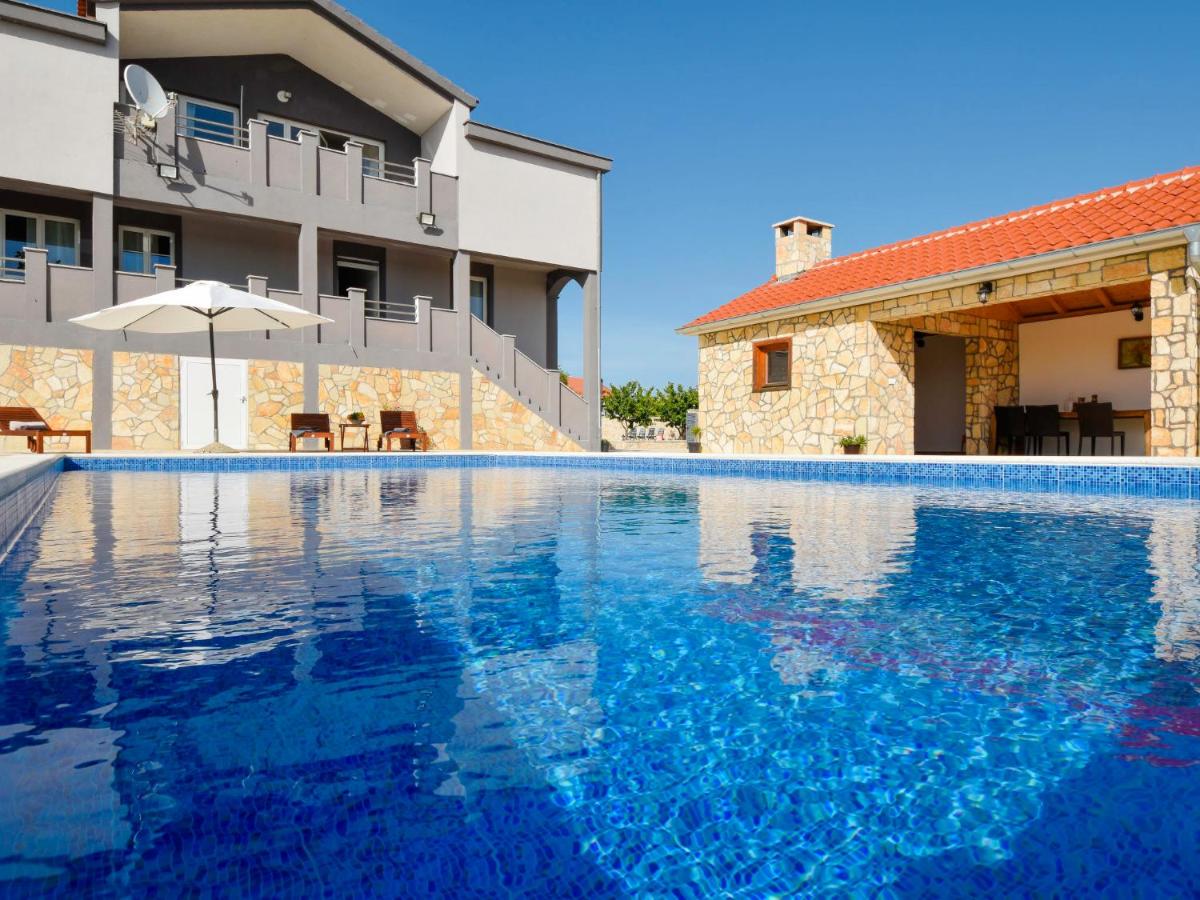 Holiday Home Villa Dalmacija - Housity