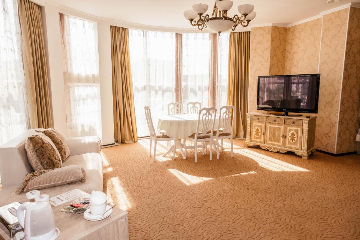 Golden Palace - Hizvo