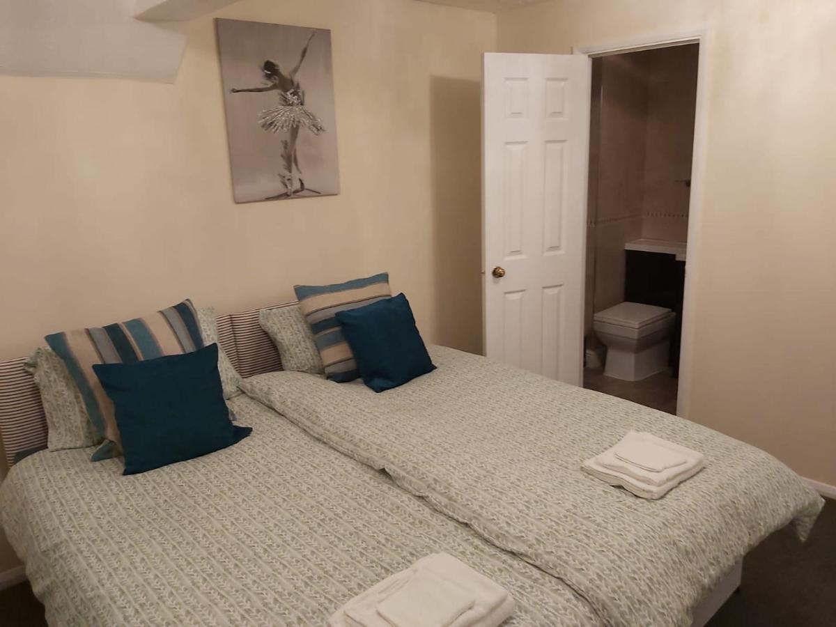 Lovely 4-bedroom home in Houghton Regis - Housity