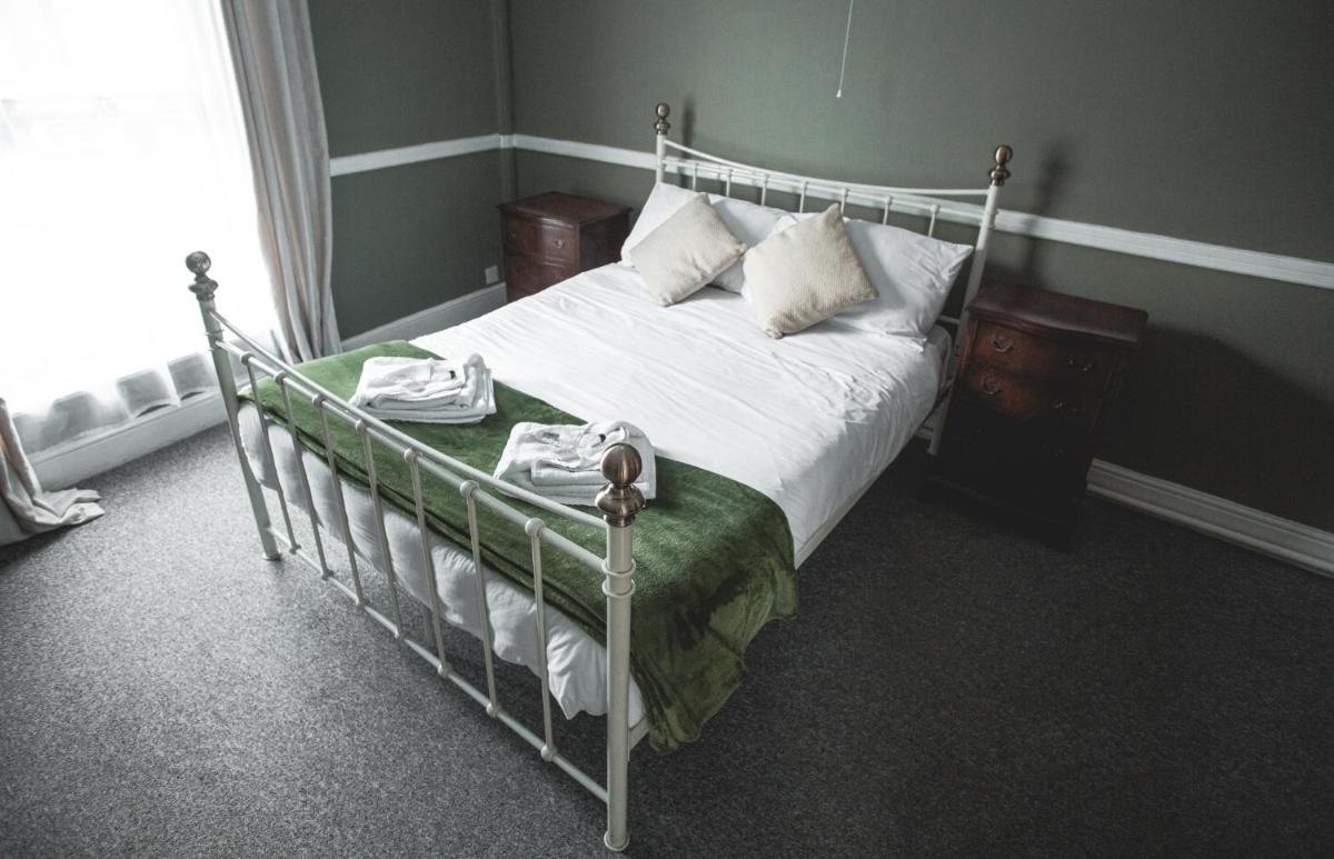 The George Hotel, Dereham - Housity