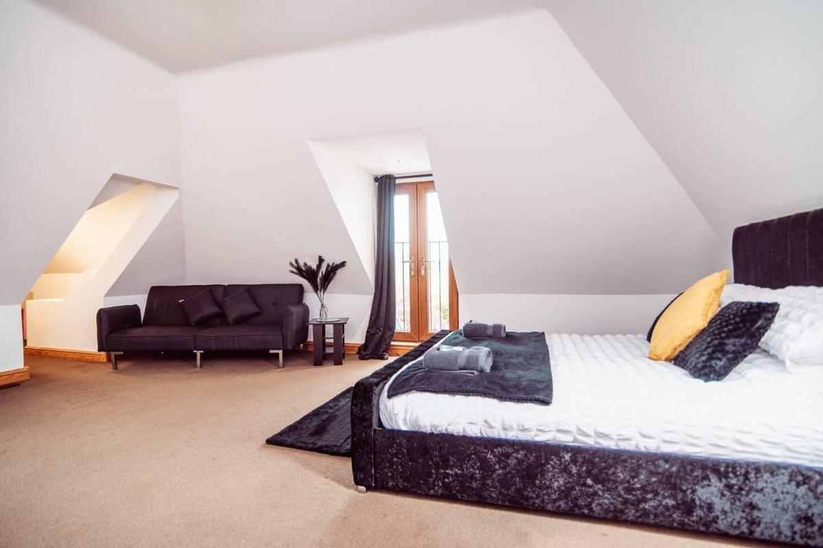 Threeways Retreat with Heated Swimming Pool - Housity