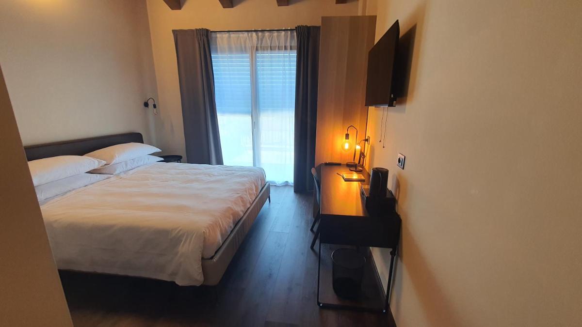 ORIZZONTI Vigneti Repetto - Housity