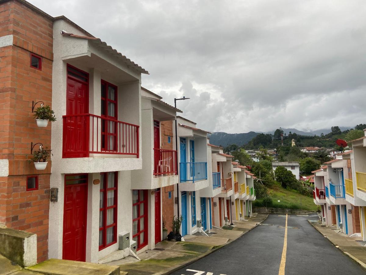 Casa Roma - La tranquilidad del campo en la Ciudad - RNT 1 0 8 1 3 7- - Housity