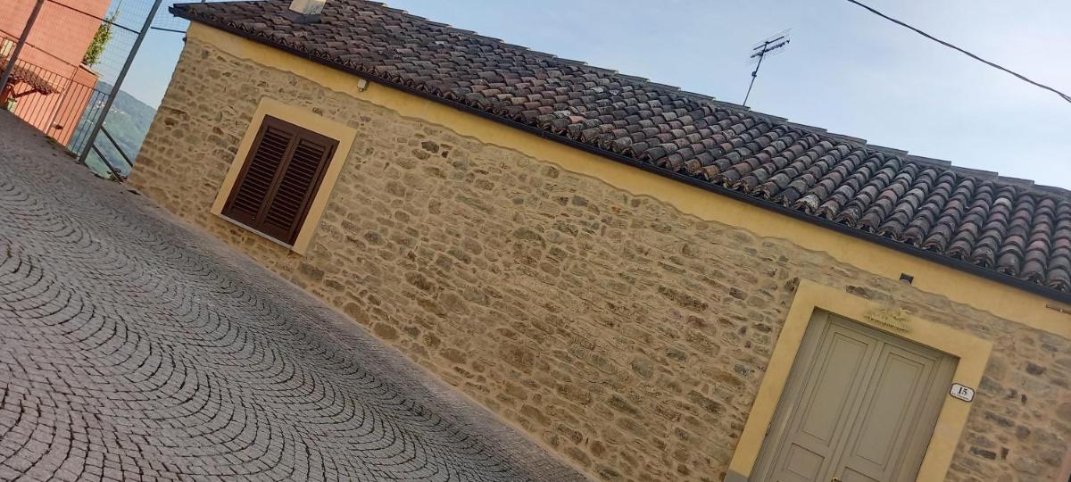 La Rupe di Akela - Housity