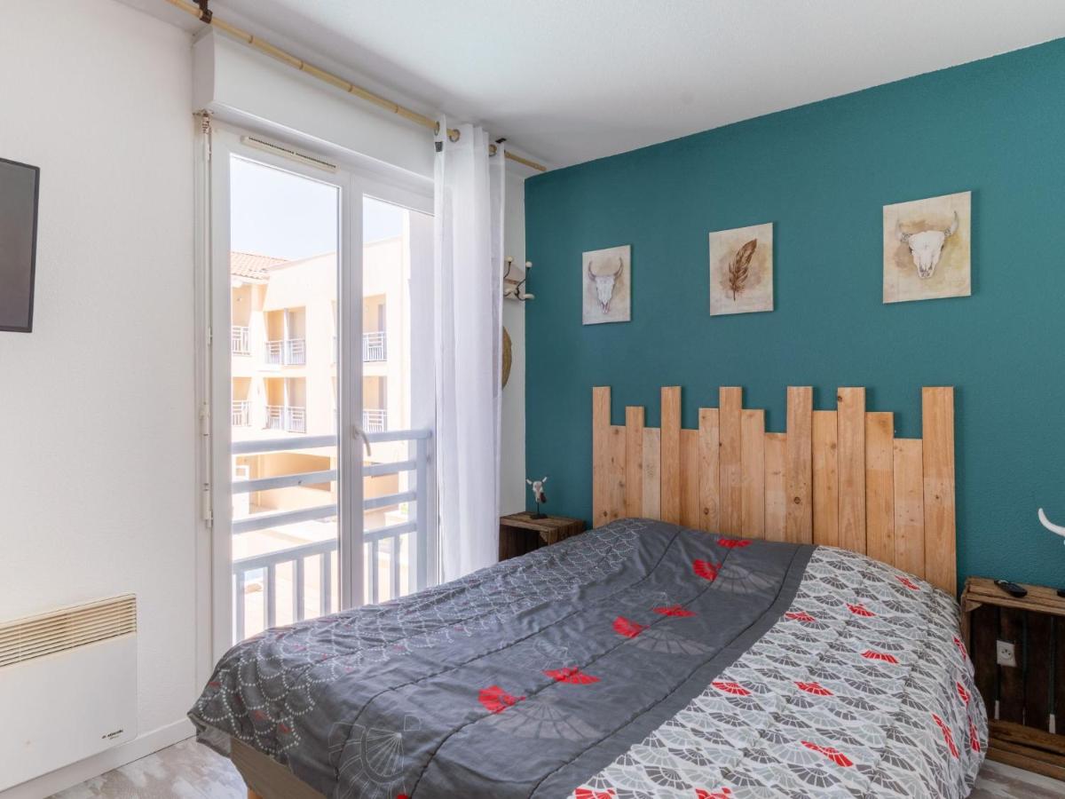 Apartment Les jardins de l'oyat-1 by Interhome - Housity