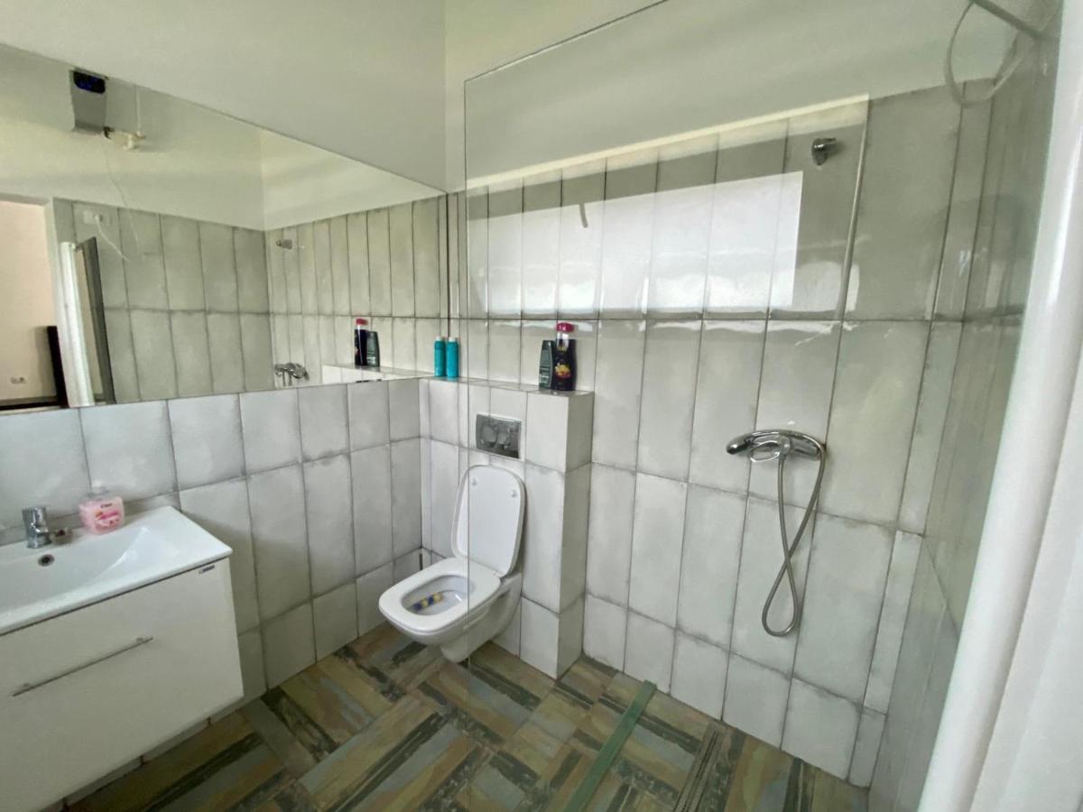 Beach House Toto - Housity
