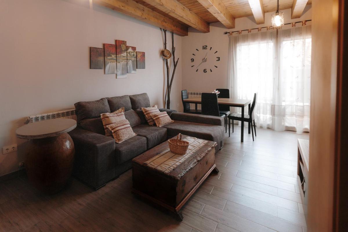 Apartamentos CASA RURAL EL VENTANICO - Housity