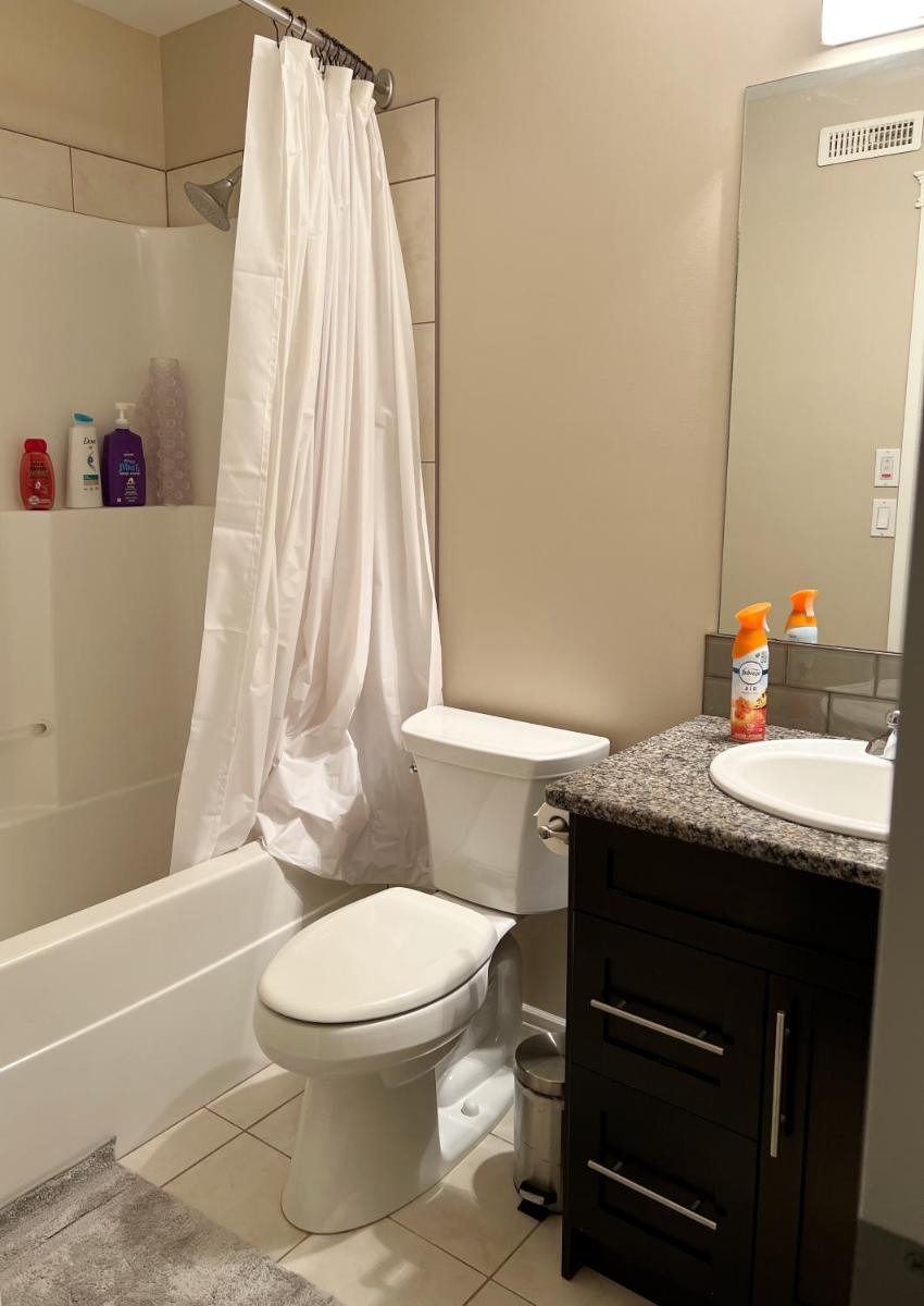 Suitetrails - Entire Luxury 3beds 3bath condo with 2car garage
