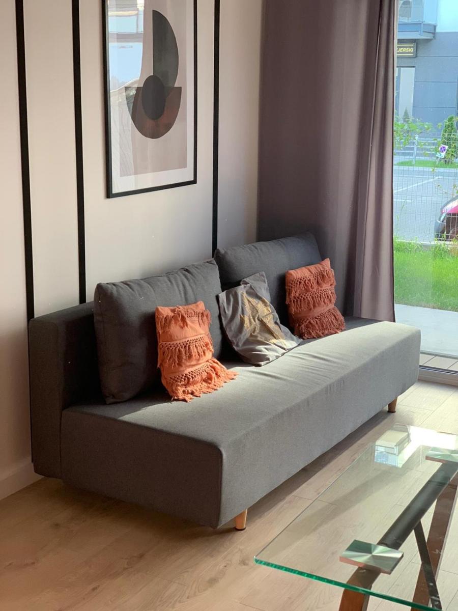 Uroczy apartament z ogródkiem - Housity