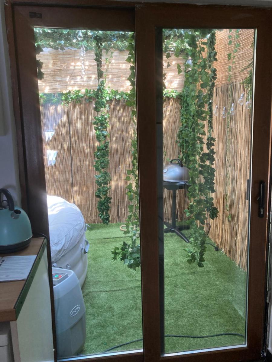 Jacuzzi Jungle City Centre - Housity