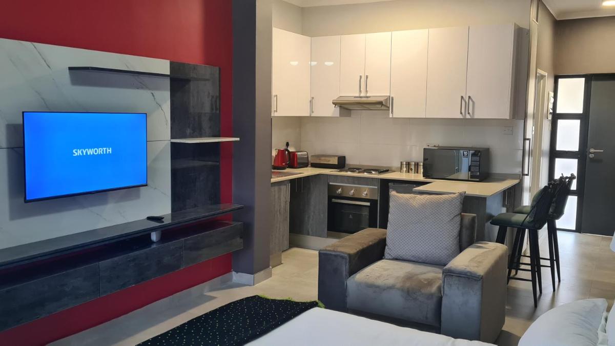 Sarona Studio F103 - Housity