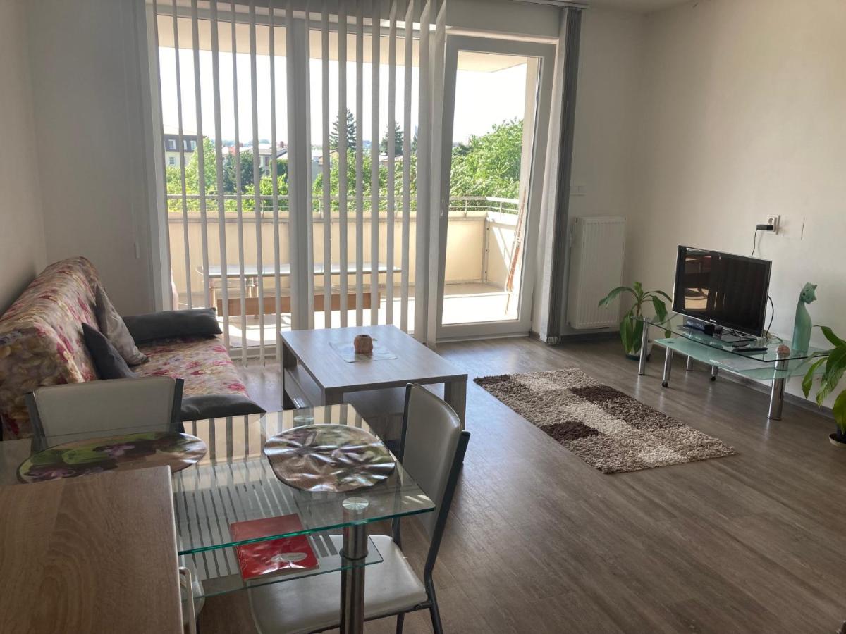 Apartmán EDITA - byt s terasou a parkovacím stáním, Topolová, Olomouc - Housity