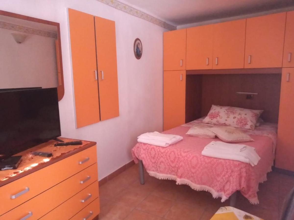 Casa- Vacanza Giro' - C2A6PEU3OW - Housity