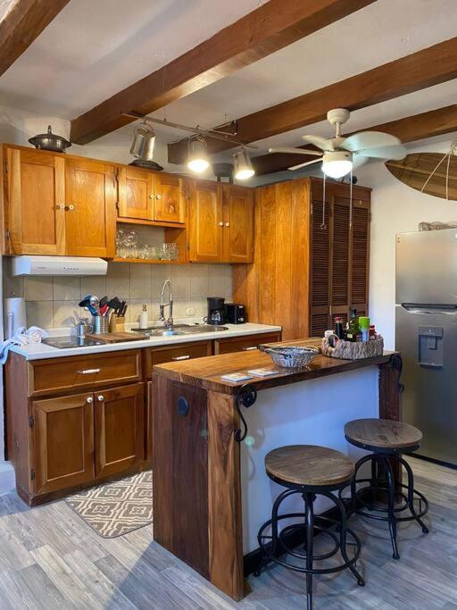 Beautiful Loft! Walk from the beach! - Housity