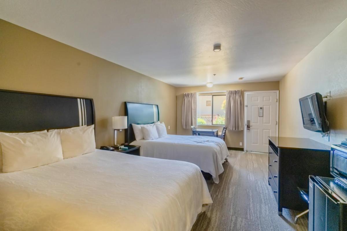The Oakhurst Inn at Yosemite - Housity