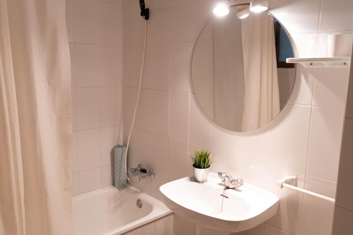 APARTAMENTS ROIG - Housity