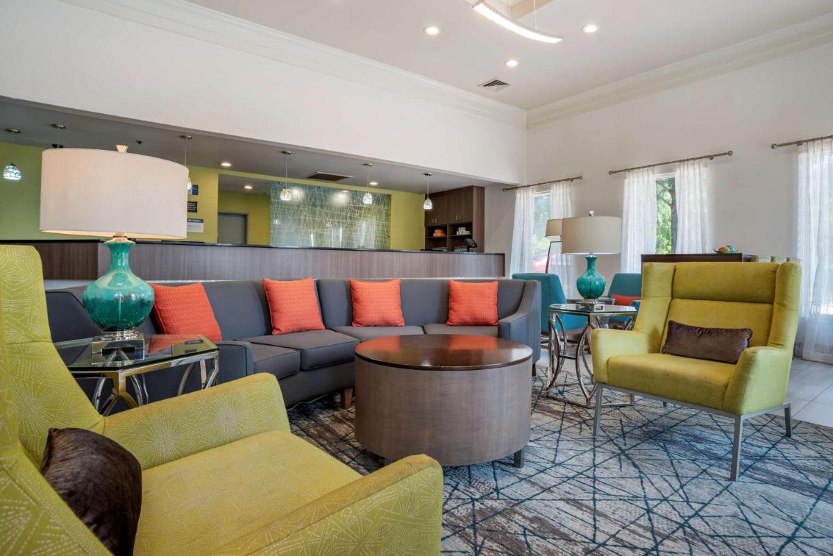 Best Western Carlton Suites - Housity