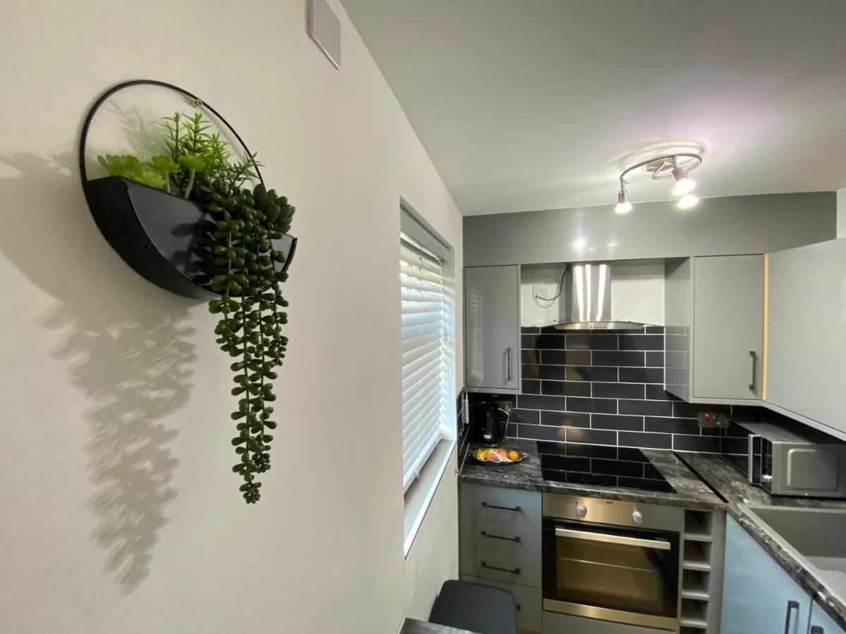 KENILWORTH STUDIO * GROUND FLOOR * PARKING - Housity
