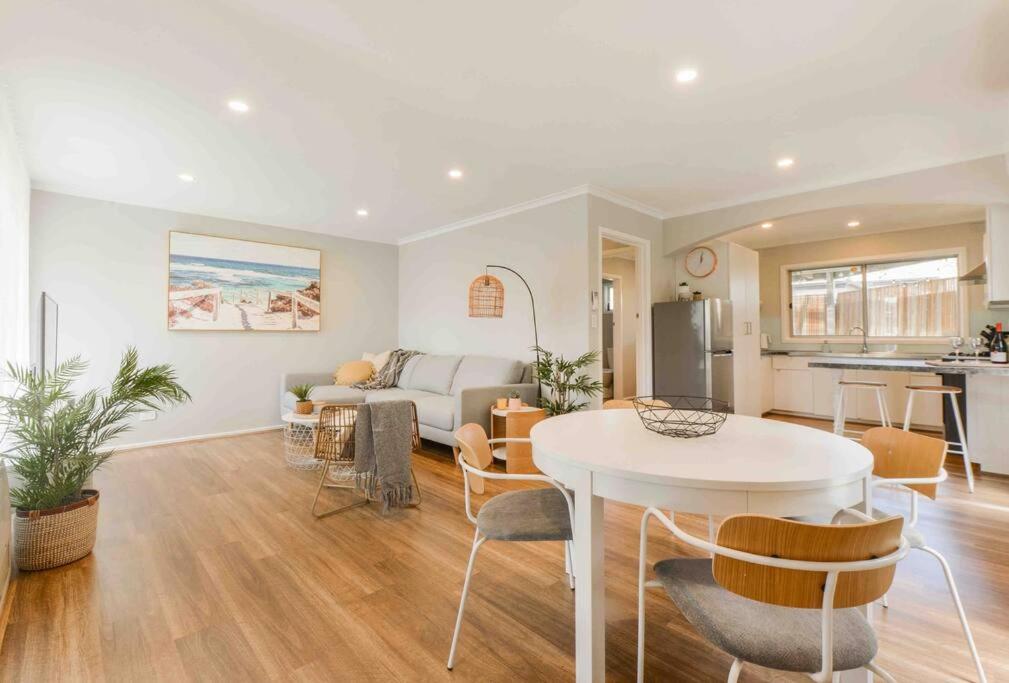 Capel Beach House - Housity