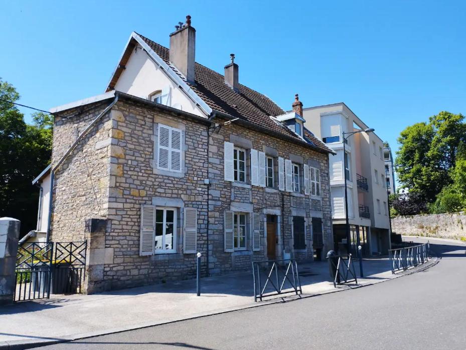 Les Glycines, un air de campagne à la ville - Housity