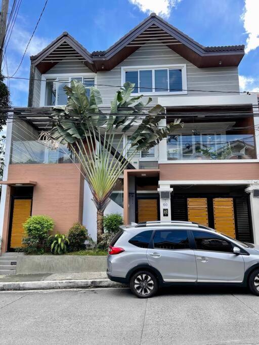 Modern Home near Ever Commonwealth - Wedding Prep with King Bed - Housity