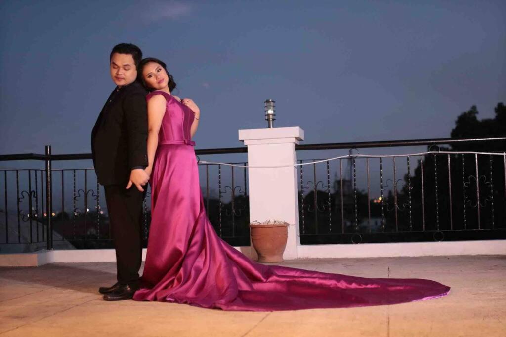 Modern Home near Ever Commonwealth - Wedding Prep with King Bed - Housity