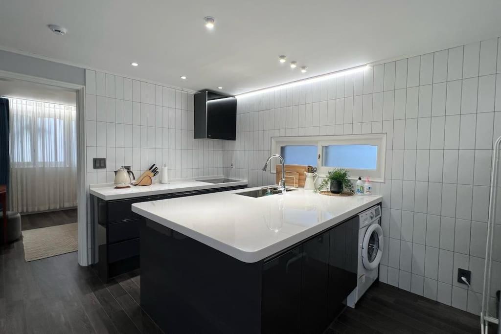 Hongdae 3bedroom Apartment #13 - Housity