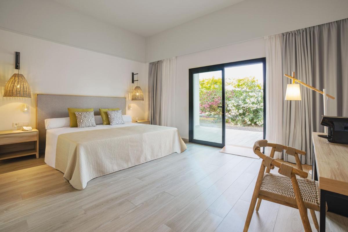 Cama o camas de una habitación en Cabogata Beach Hotel