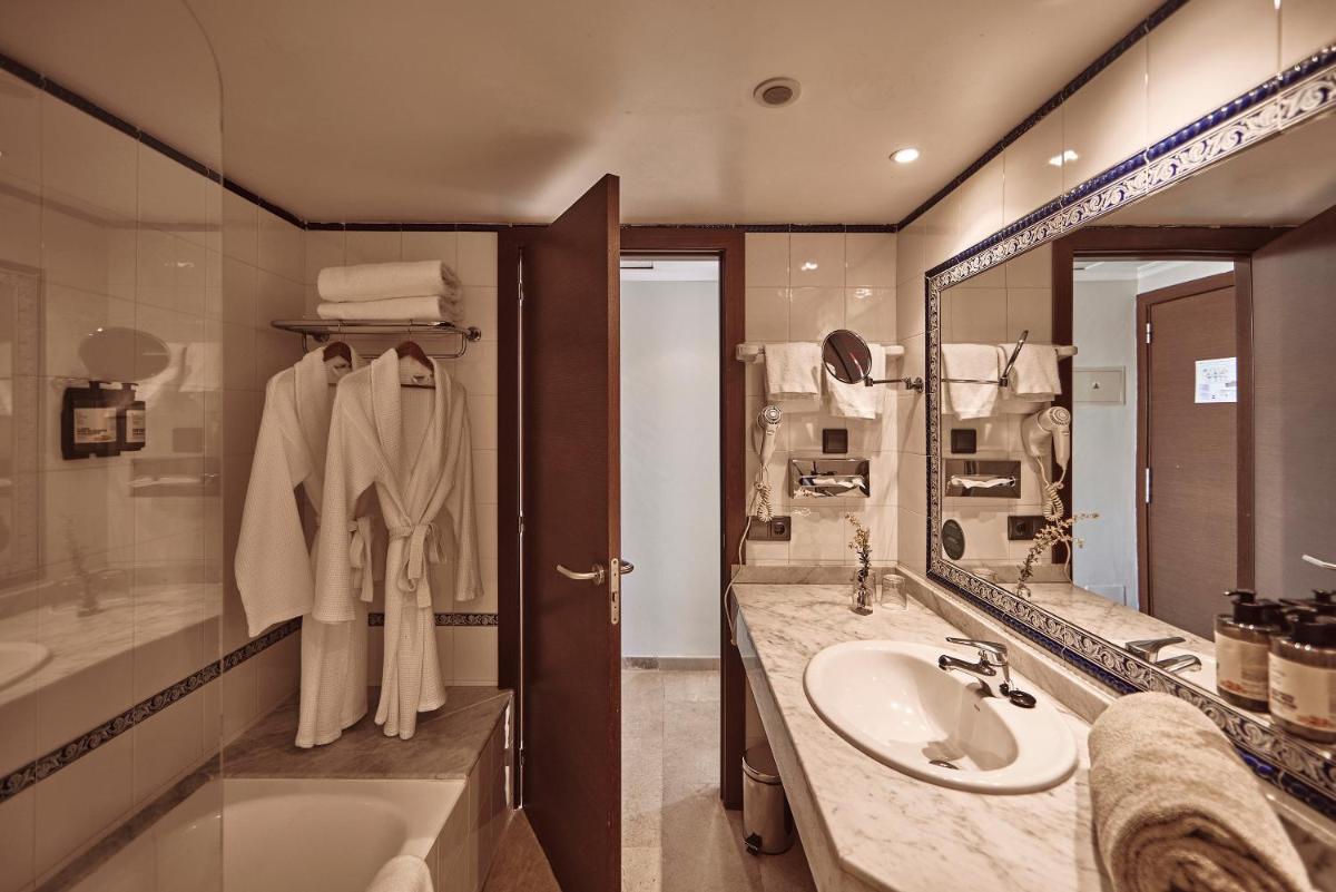 Un baño de Maristel Hotel & Spa - Adults Only