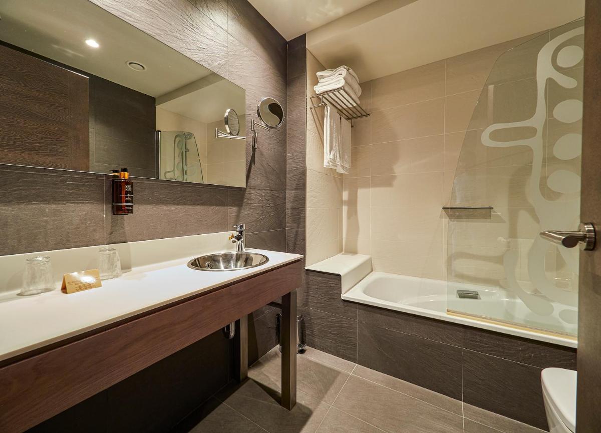Un baño de La Piconera Hotel & Spa
