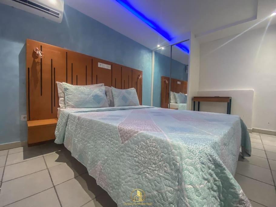 Easywalk2shops Pool Patio Netflix 160 Mbps - Housity