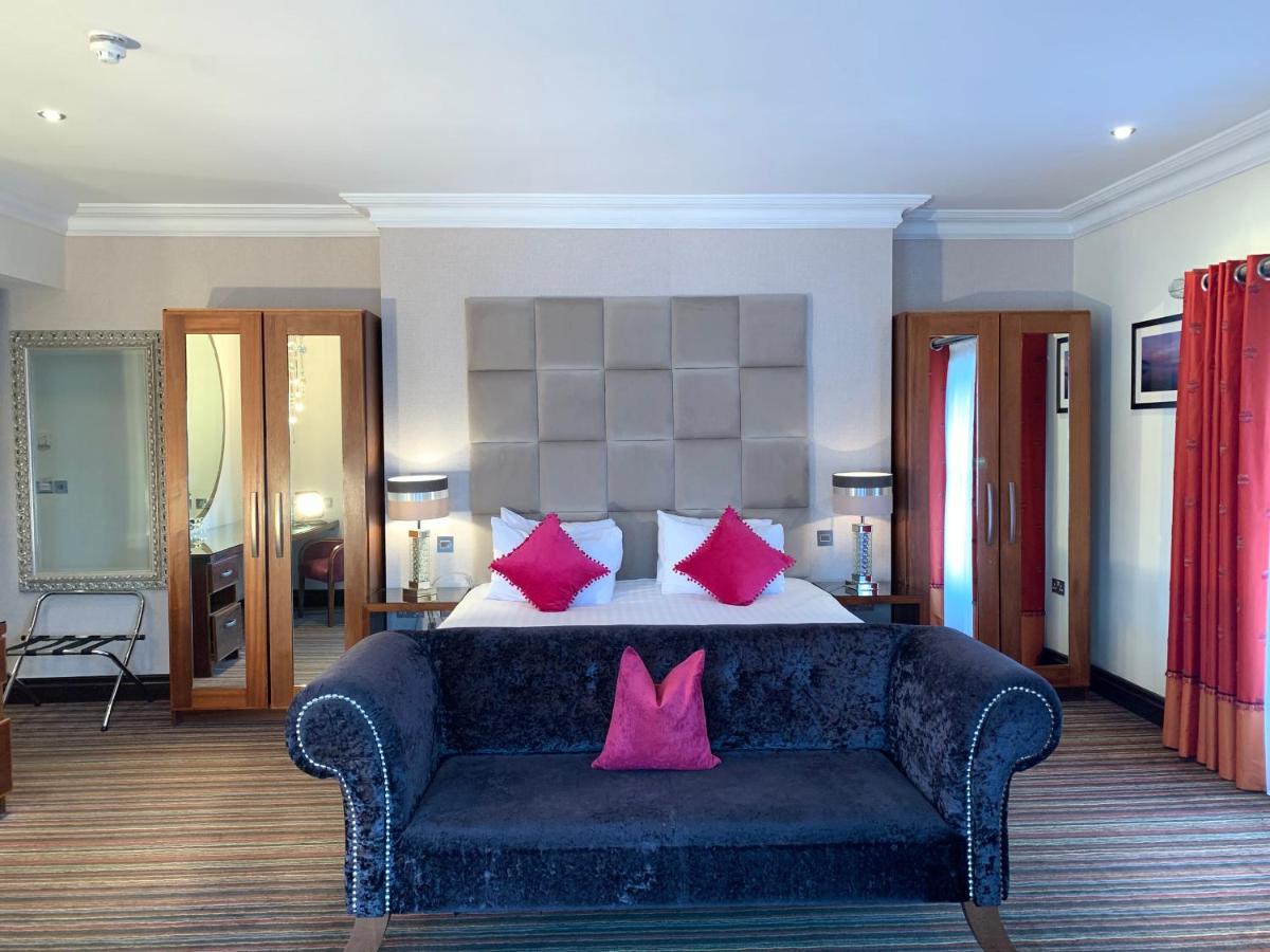 The Whistledown Hotel - Housity
