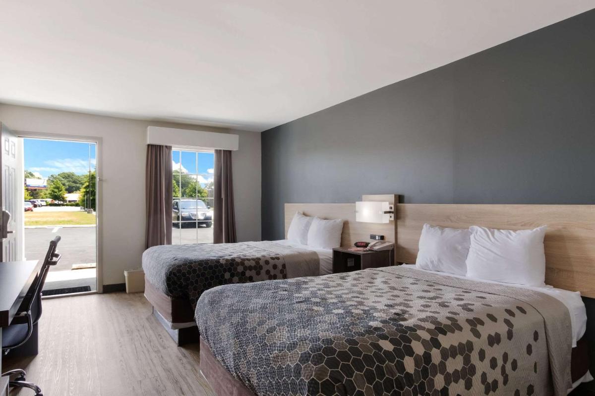 Econo Lodge Greenville near University - Housity
