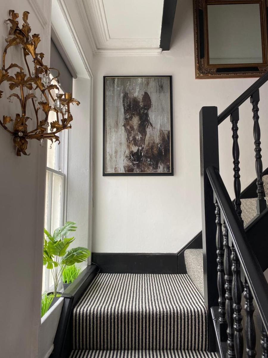 Beautiful Seaview 2 Bedroom Apartment - Housity