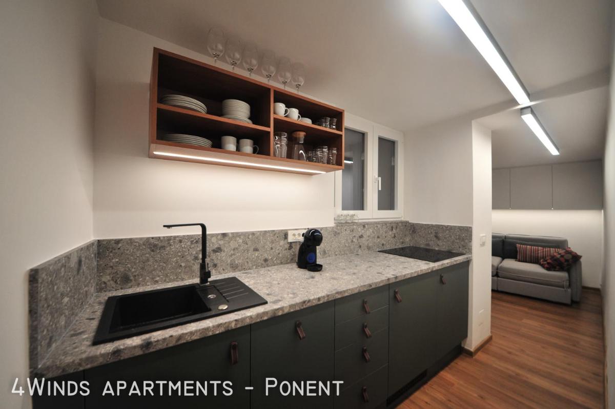4 Winds Apartments - Housity