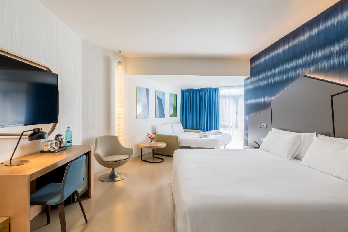 Cama o camas de una habitación en Barceló Costa Vasca