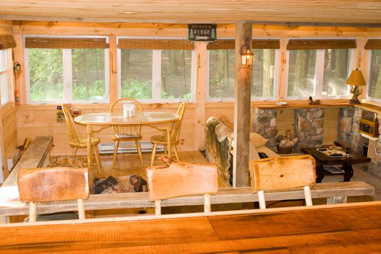Secluded Vacation Cabin with hottub in the Poconos - Housity
