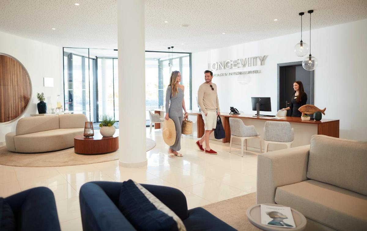 Os clientes hospedados em Longevity Health & Wellness Hotel - Adults Only