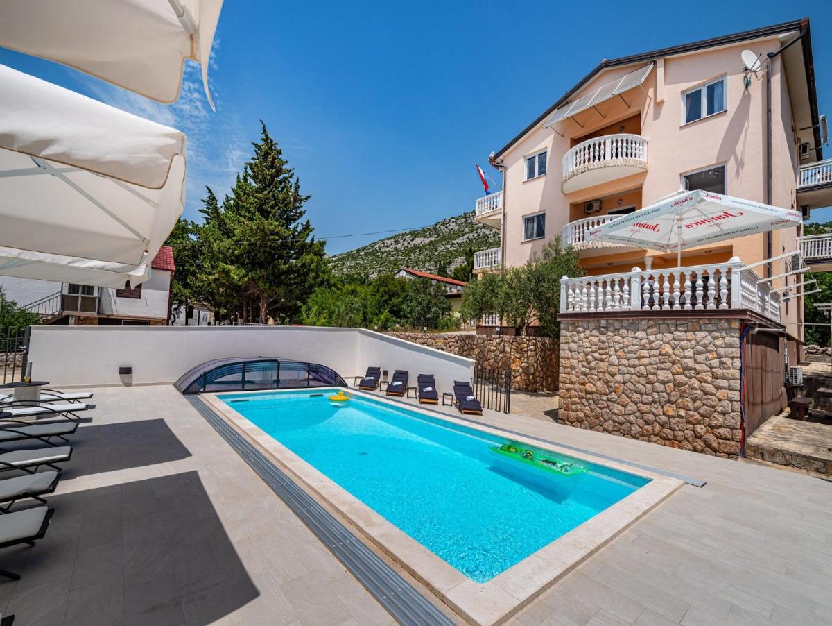 Apartments Prkačin - Housity
