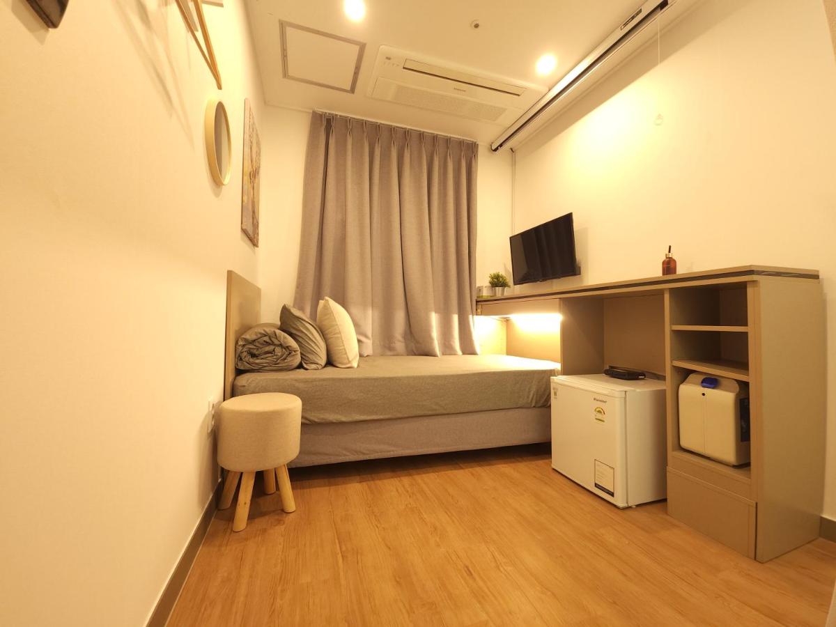 Suitetrails - OYO Hostel Myeongdong 2